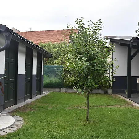Na Utesu Apartment Jindřichŭv Hradec Exterior photo